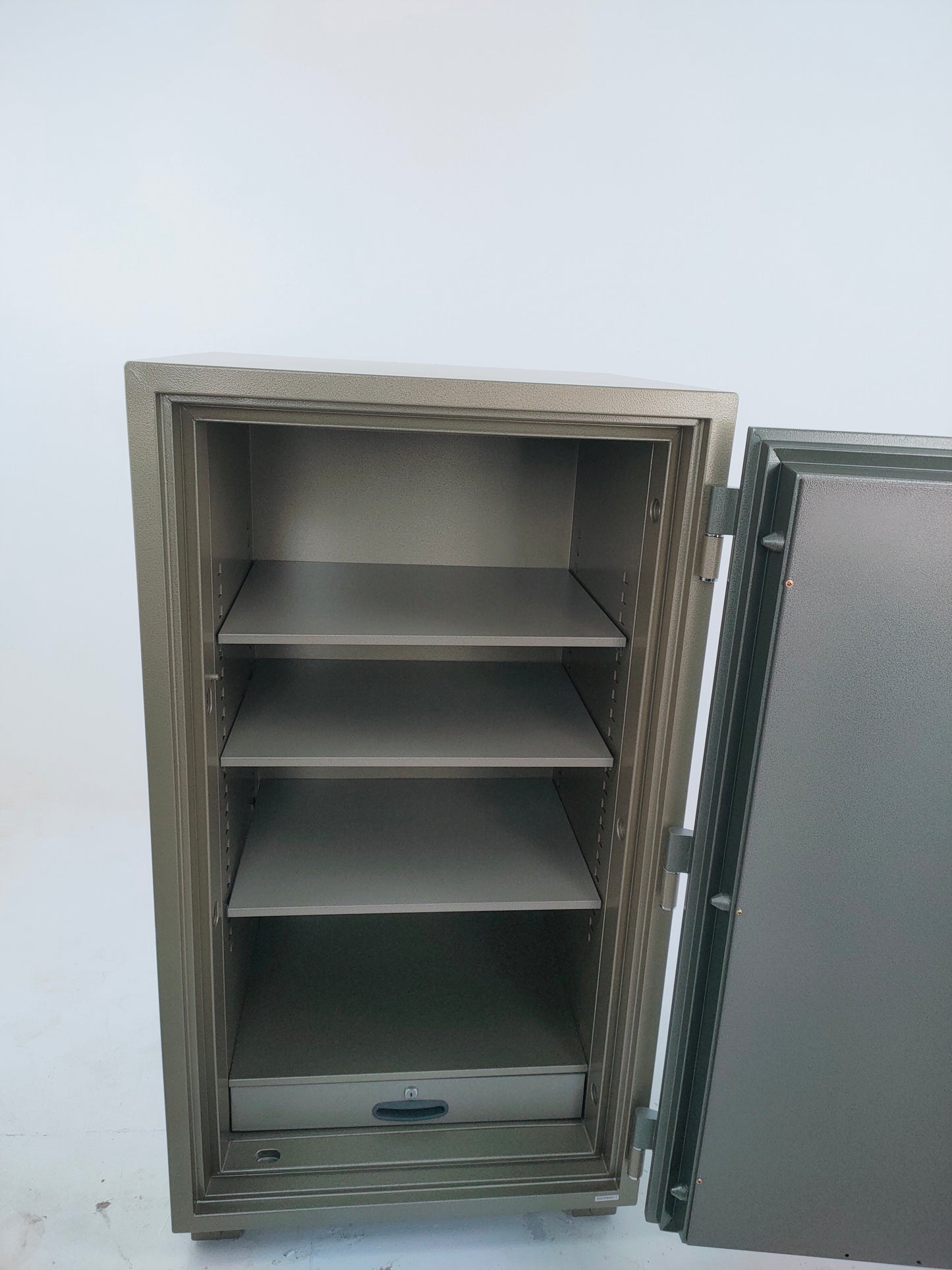 Bumil ESD 109 Fireproof Digital Safe | High-Security Safe for Cash & Documents in Businesses & Banks in Egypt